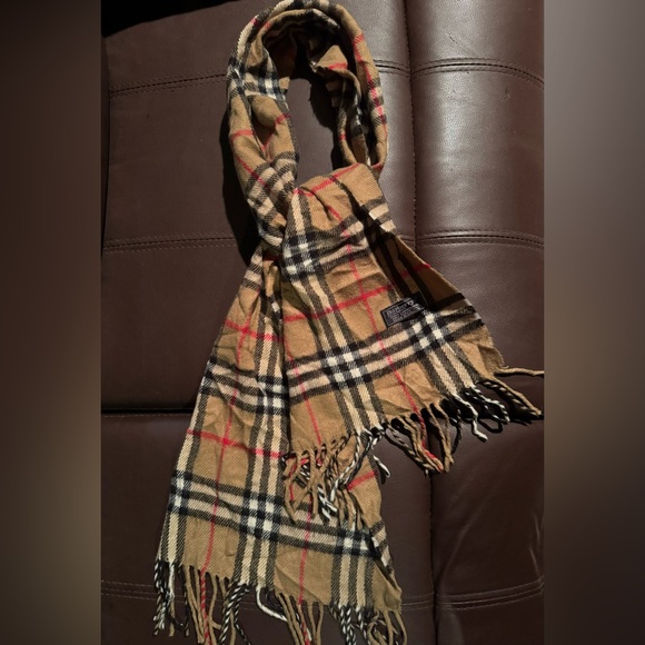 BURBERRY SCARF! Authentic❗️ - Picture 2 of 4
